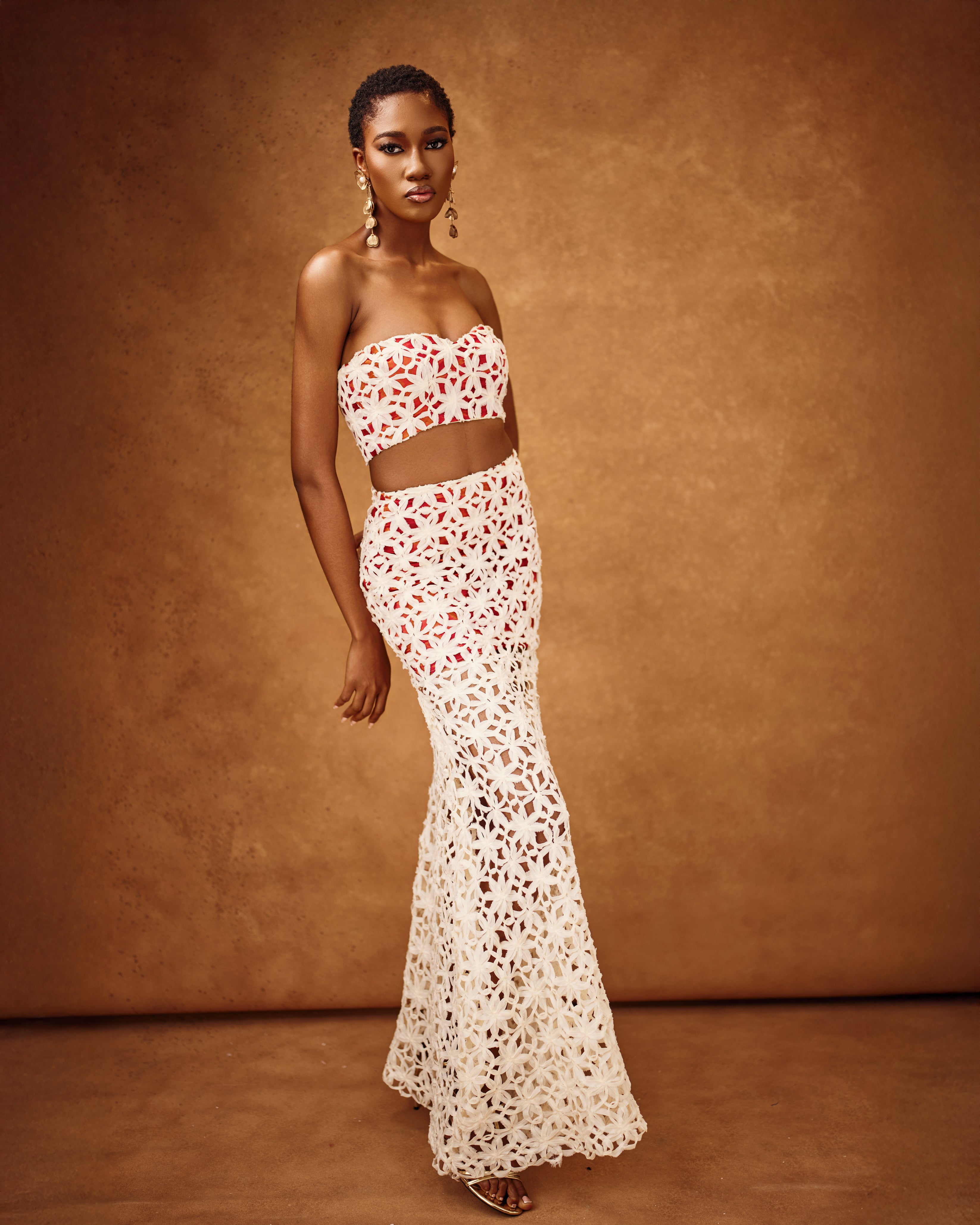 PALMPRINT ON LACE